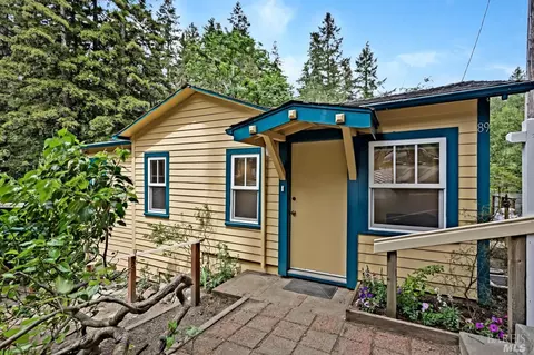 89 Sylvania Ave, Camp Meeker, CA 95419