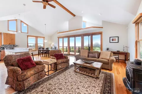 44301 Ororeys Roost, Manchester, CA 95459