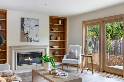 5 Abbey Ct, Napa, CA 94558