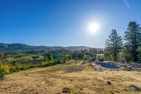 3453 Hidden Hills Dr, Santa Rosa, CA 95404