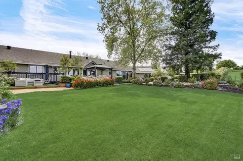 Exterior - 4209 Rolling Hills Ln, Vacaville, CA 95688 photo 8 of 18