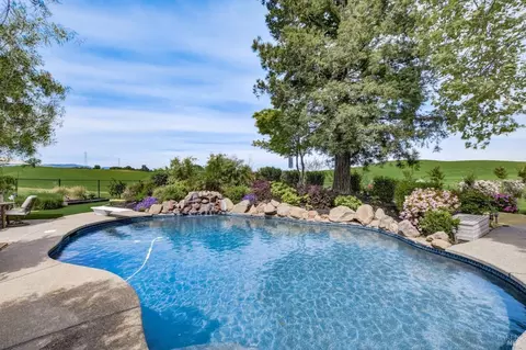 Exterior - 4209 Rolling Hills Ln, Vacaville, CA 95688 photo 2 of 18