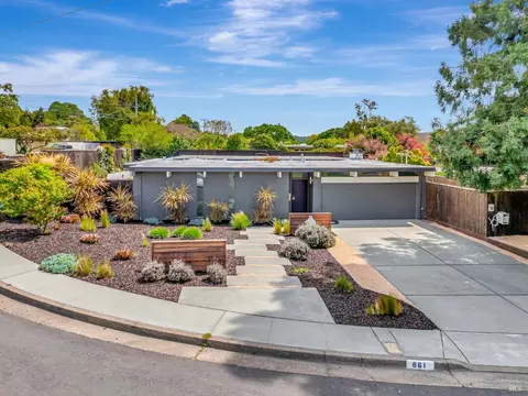 861 Greenberry Ln, San Rafael, CA 94903