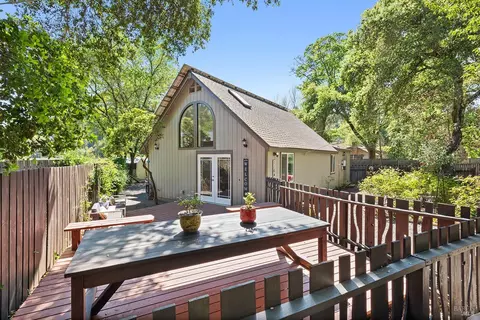 11645 River Rd, Forestville, CA 95436