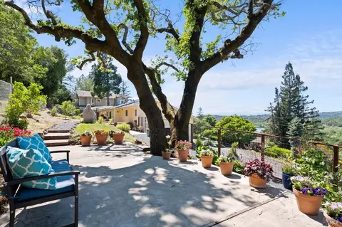 5452 Bader Rd, Santa Rosa, CA 95409