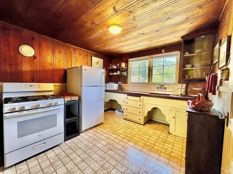 Kitchen - 19101 D St, Monte Rio, CA 95462 photo 2 of 3