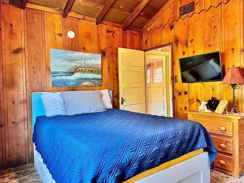 Bedroom - 19101 D St, Monte Rio, CA 95462 photo 4 of 6