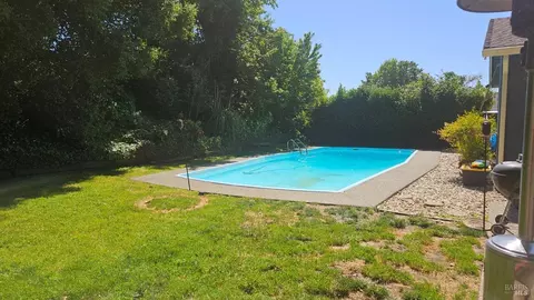 4741 Georgia St, Vallejo, CA 94591 photo 2