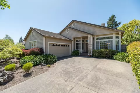 1809 Rainier Cir, Petaluma, CA 94954