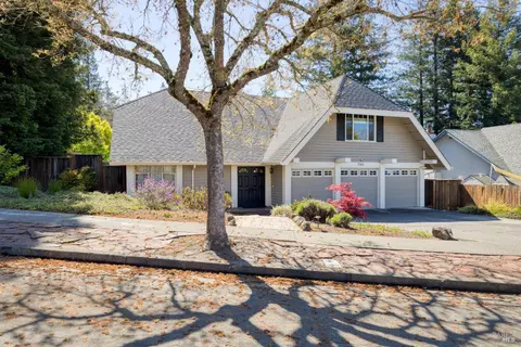 750 Hillmont Ct, Santa Rosa, CA 95409