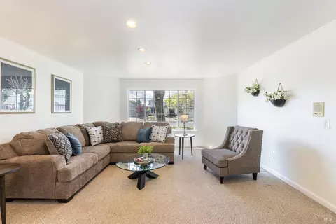 579 Pistachio Pl, Windsor, CA 95492 photo 9