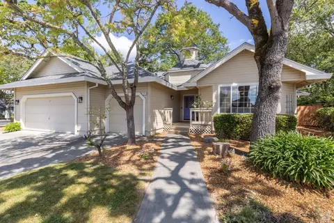 579 Pistachio Pl, Windsor, CA 95492