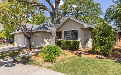 579 Pistachio Pl, Windsor, CA 95492 photo 2