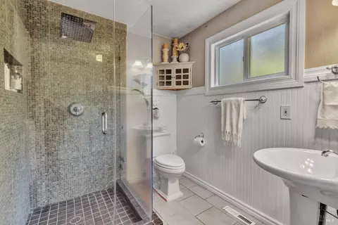 Bath - 615 Carolina St, Vallejo, CA 94590 photo 1 of 3