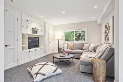 Living - 903 Marin Dr, Mill Valley, CA 94941 photo 11 of 13