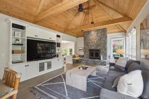 Living - 903 Marin Dr, Mill Valley, CA 94941 photo 7 of 13