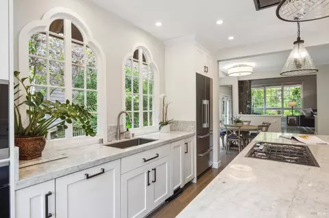 Kitchen - 903 Marin Dr, Mill Valley, CA 94941 photo 3 of 8