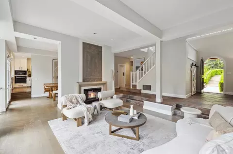 Living - 903 Marin Dr, Mill Valley, CA 94941 photo 5 of 13