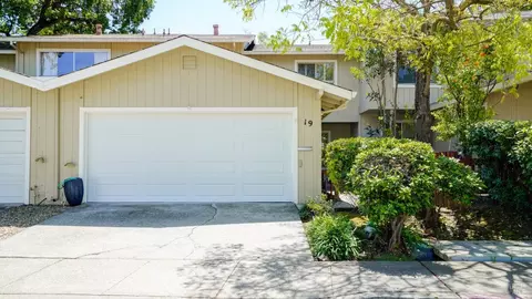 19 Salvatore Dr, Novato, CA 94949
