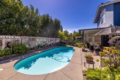 Exterior - 997 Chalice Ct, Fairfield, CA 94533 photo 12 of 22