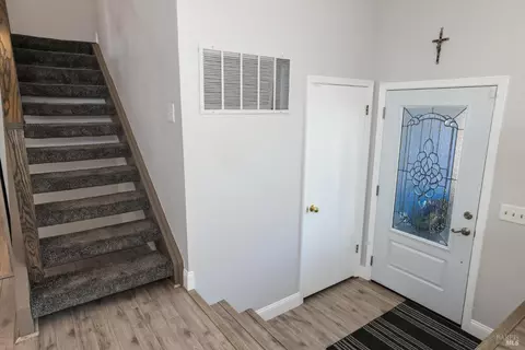 Entry Way - 997 Chalice Ct, Fairfield, CA 94533 photo 2 of 4