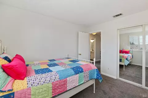 Bedroom - 997 Chalice Ct, Fairfield, CA 94533 photo 6 of 8
