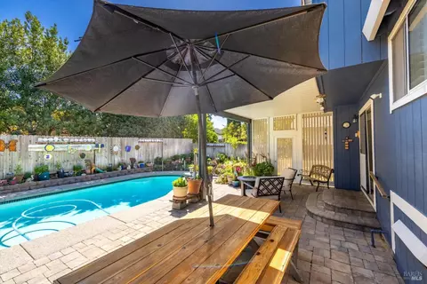 Exterior - 997 Chalice Ct, Fairfield, CA 94533 photo 13 of 22