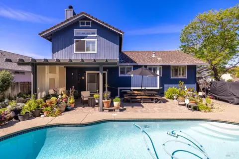 Exterior - 997 Chalice Ct, Fairfield, CA 94533 photo 18 of 22