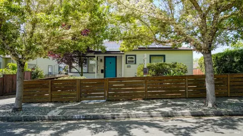 2347 Humboldt St, Santa Rosa, CA 95404