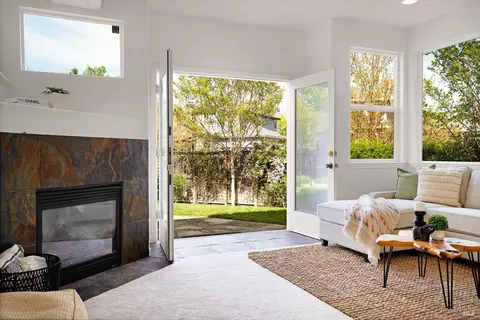 Bedroom - 8384 Trione Cir, Windsor, CA 95492 photo 1 of 7