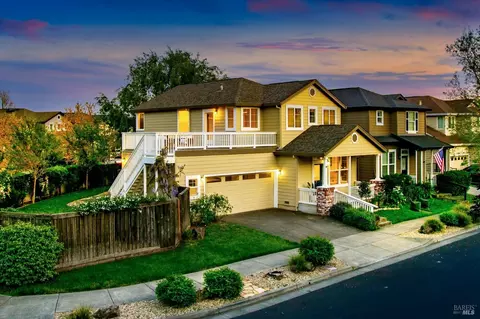 8384 Trione Cir, Windsor, CA 95492