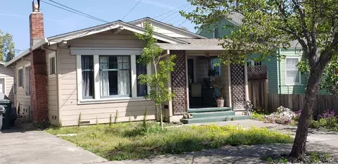 618 Brown St, Santa Rosa, CA 95404