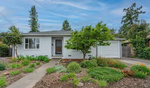 1912 Will Scarlet Ln, Santa Rosa, CA 95405