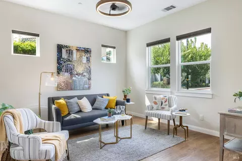 Living - 48 Black Walnut Ln, Napa, CA 94559 photo 1 of 7