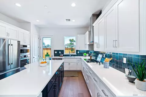 Kitchen - 72 Edith St, Petaluma, CA 94952 photo 5 of 15