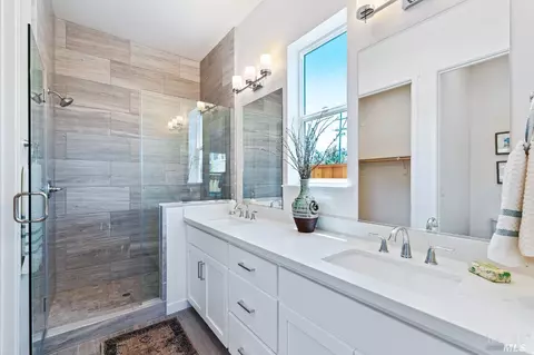 Bath - 72 Edith St, Petaluma, CA 94952 photo 1 of 6