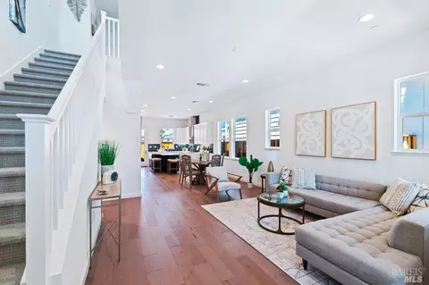 Living - 72 Edith St, Petaluma, CA 94952 photo 2 of 12