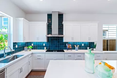 Kitchen - 72 Edith St, Petaluma, CA 94952 photo 13 of 15