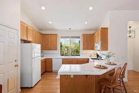 Kitchen - 100 Tina Way, Graton, CA 95444 photo 2 of 4