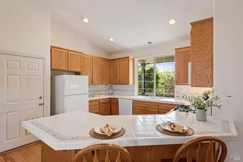 Kitchen - 100 Tina Way, Graton, CA 95444 photo 3 of 4