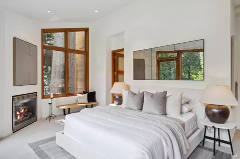 Bedroom - 95 Cascade Dr, Mill Valley, CA 94941 photo 3 of 9