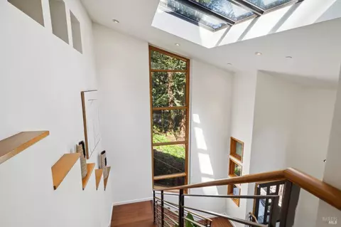 Entry Way - 95 Cascade Dr, Mill Valley, CA 94941 photo 3 of 6