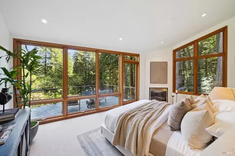Bedroom - 95 Cascade Dr, Mill Valley, CA 94941 photo 2 of 9
