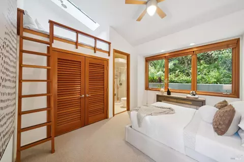 Bedroom - 95 Cascade Dr, Mill Valley, CA 94941 photo 6 of 9