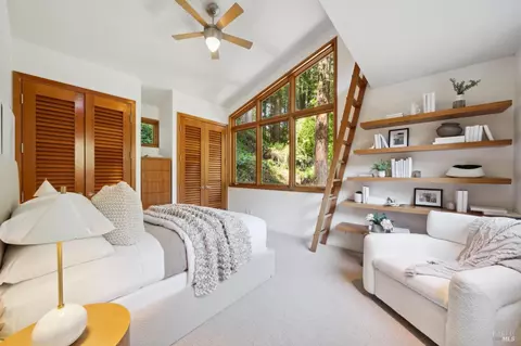 Bedroom - 95 Cascade Dr, Mill Valley, CA 94941 photo 5 of 9