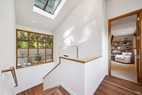 Entry Way - 95 Cascade Dr, Mill Valley, CA 94941 photo 5 of 6