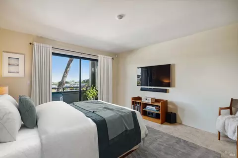 Bedroom - 828 Olima St, Sausalito, CA 94965 photo 2 of 7