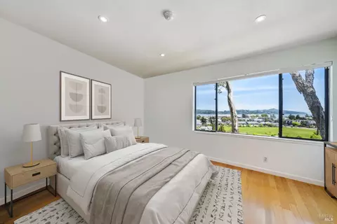 Bedroom - 828 Olima St, Sausalito, CA 94965 photo 6 of 7