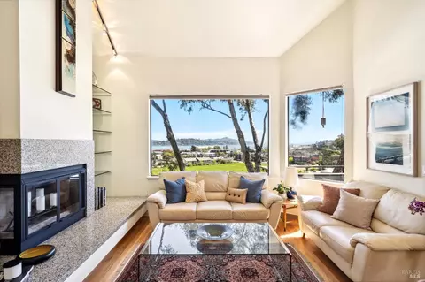 Living - 828 Olima St, Sausalito, CA 94965 photo 2 of 3