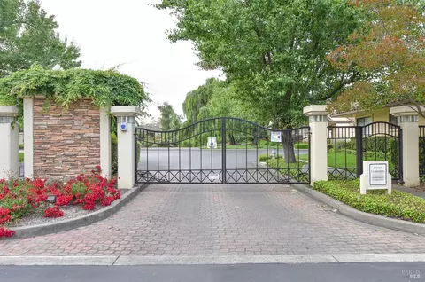 45 Fountain Grove Cir, Napa, CA 94558
